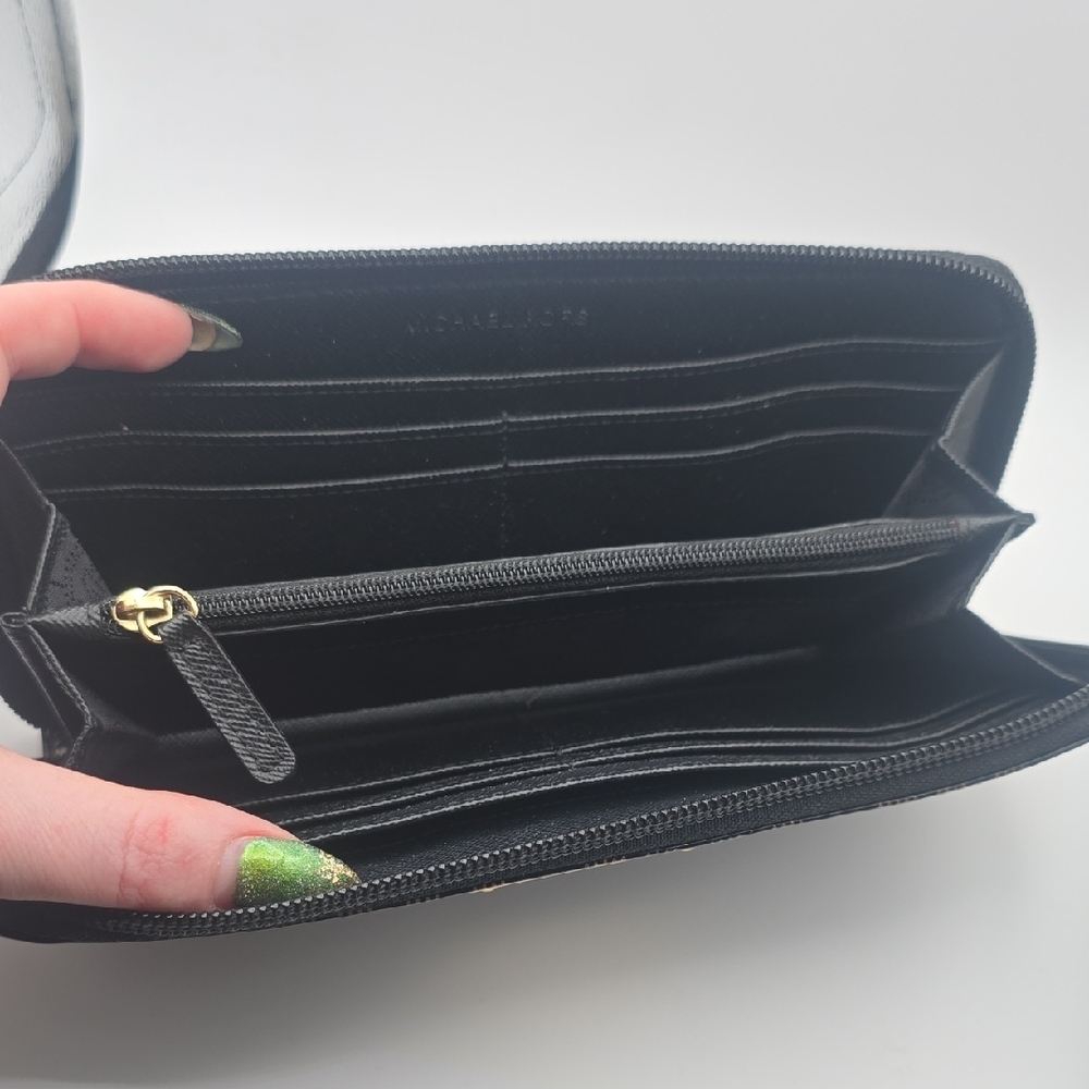 Michael Kors Black MK Logo Patent Leather W/ Gold Hardware Long Wallet (EUC)🖤✨️ - Picture 7 of 9